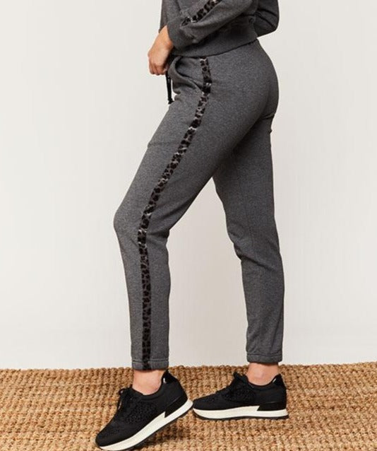 Jill heather grey w leopard stripe joggers STEP in 4 MOR